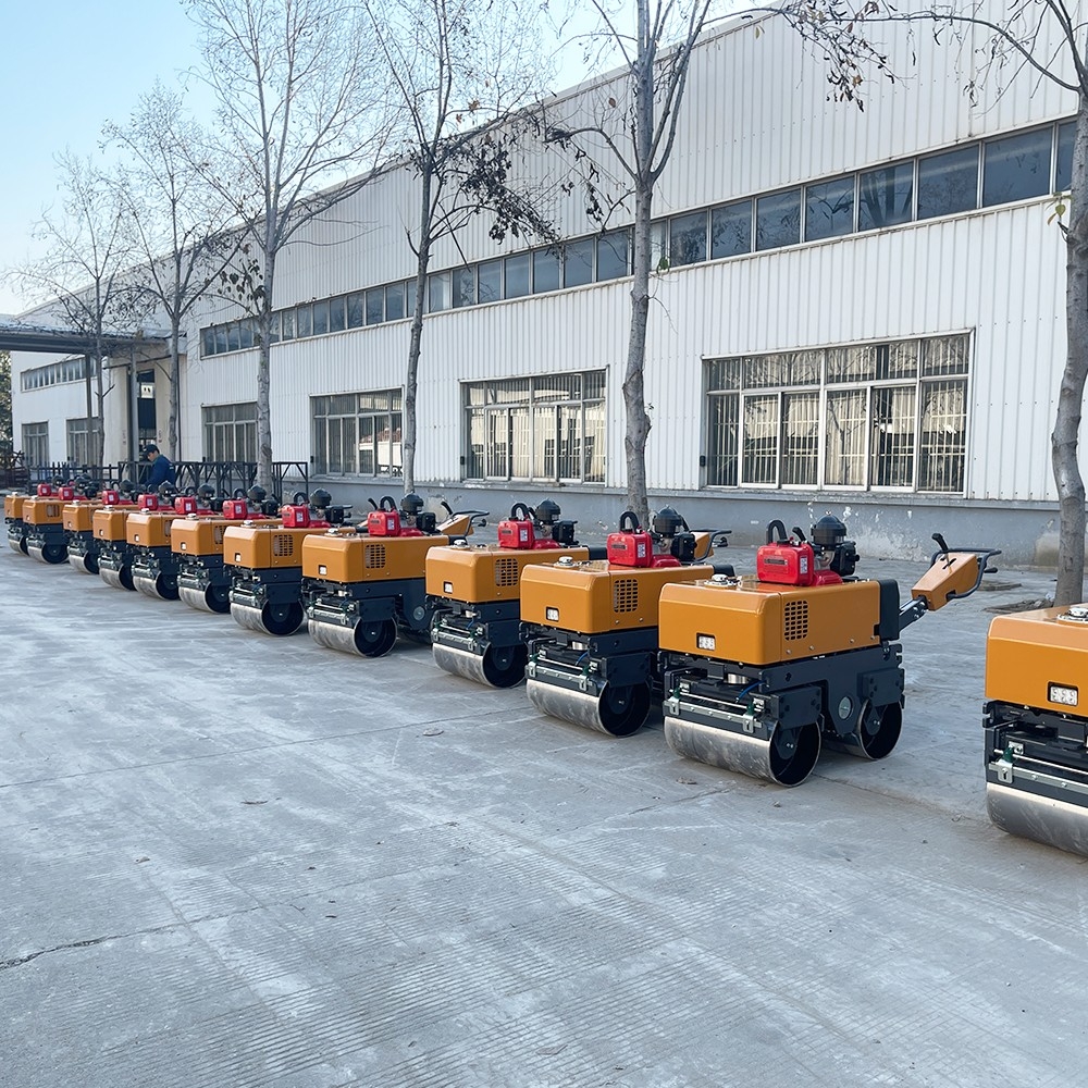 小型壓路機十字路口施工，瀝青路面的接縫有什么技巧處理